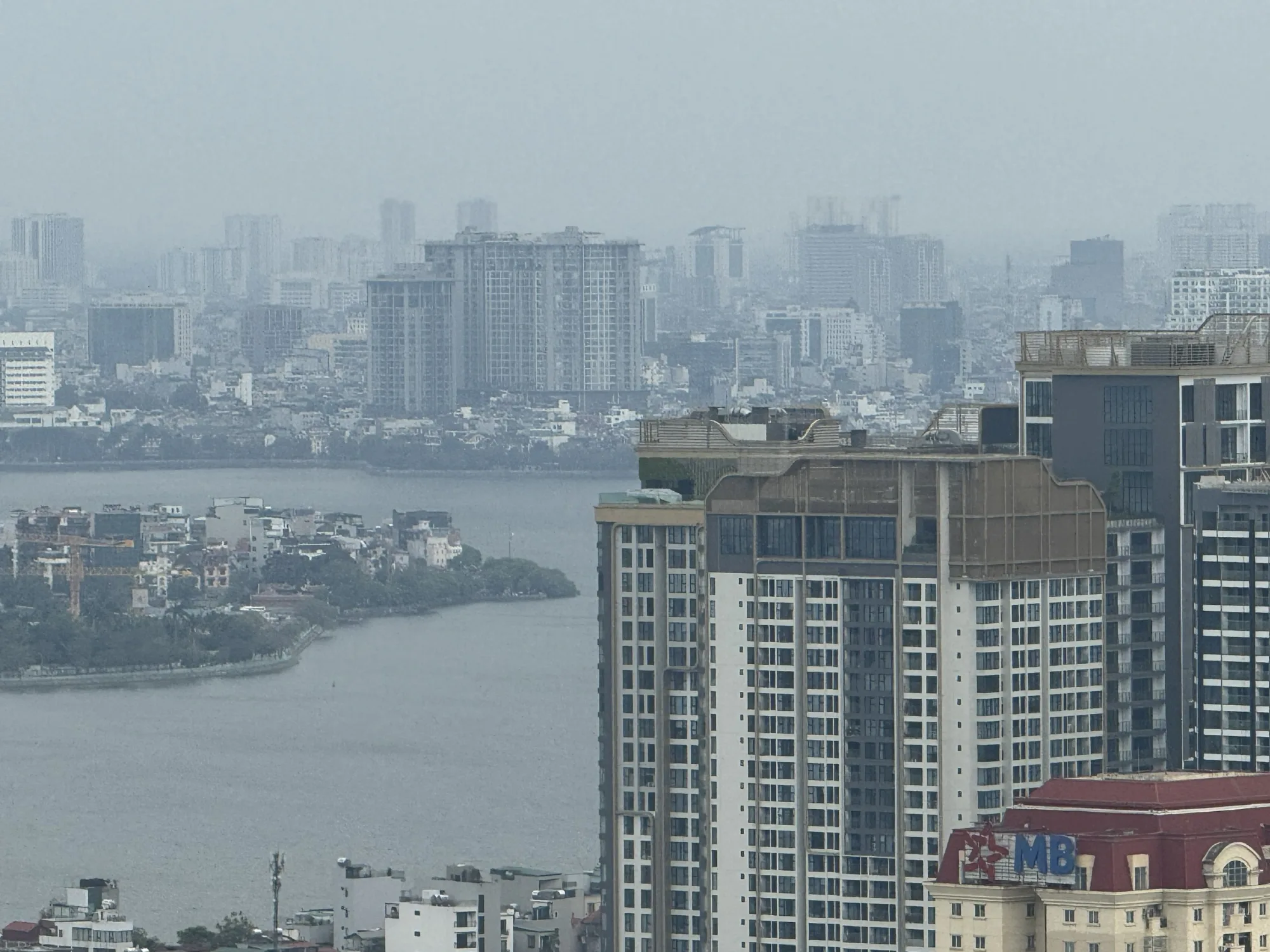 河內市新興公寓大樓天際線實景